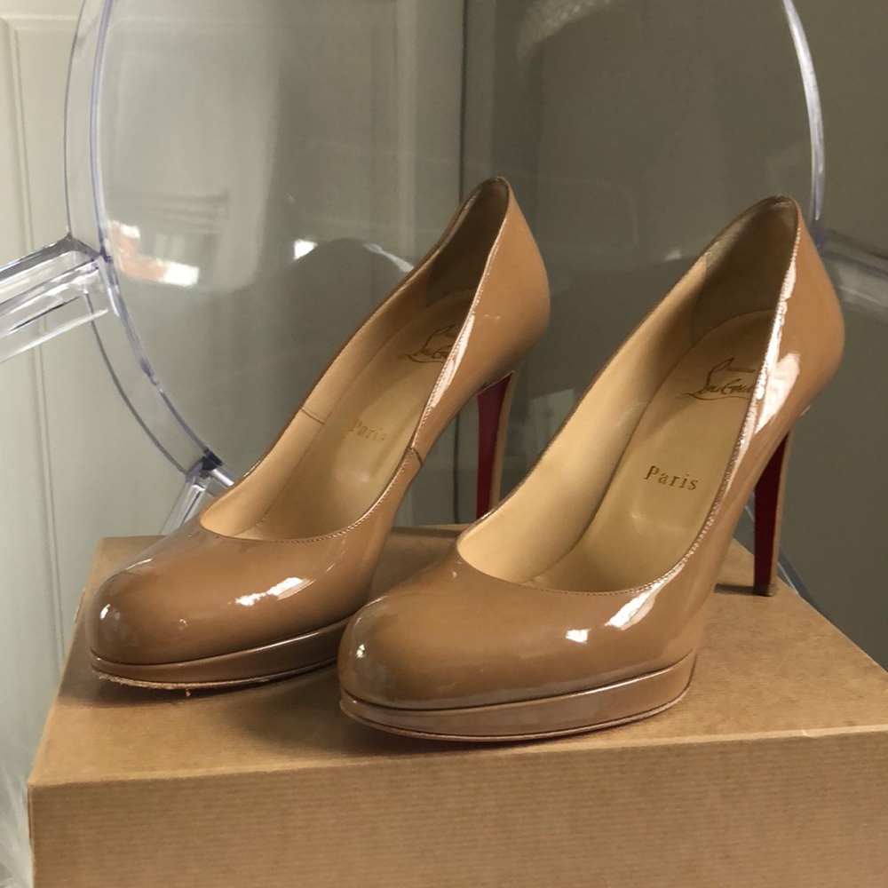 Christian Louboutin 100 Patent Camel Pump